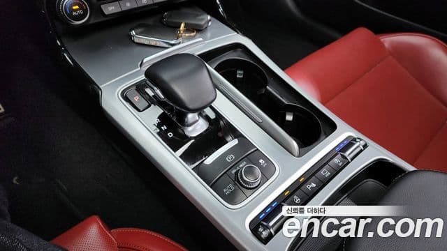 Kia Stinger 2019 — ფოტო 9/20