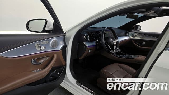 Mercedes-Benz E-Class 2021 — Şəkil 11/20