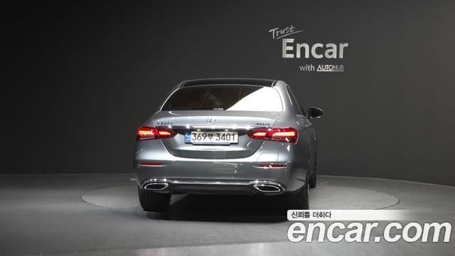 Mercedes-Benz E-Class 2021 — ფოტო 4/20