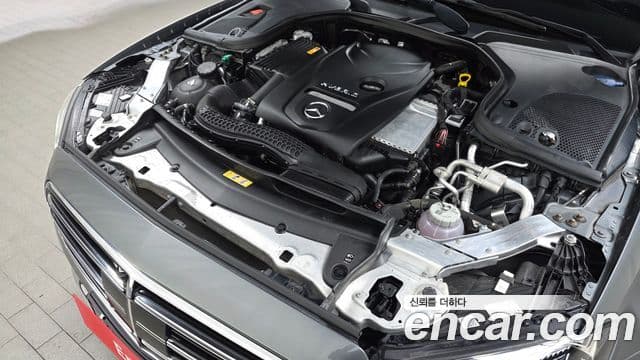 Mercedes-Benz E-Class 2021 — ფოტო 6/20