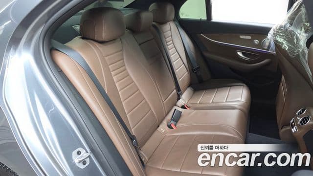 Mercedes-Benz E-Class 2021 — ფოტო 12/20