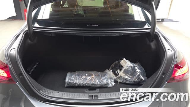 Mercedes-Benz E-Class 2021 — ფოტო 20/20