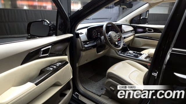 Kia Carnival 2020 — фото 9 из 20
