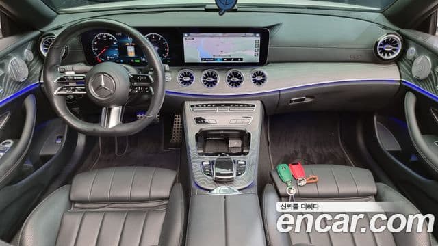 Mercedes-Benz E-Class 2021 — ფოტო 7/20