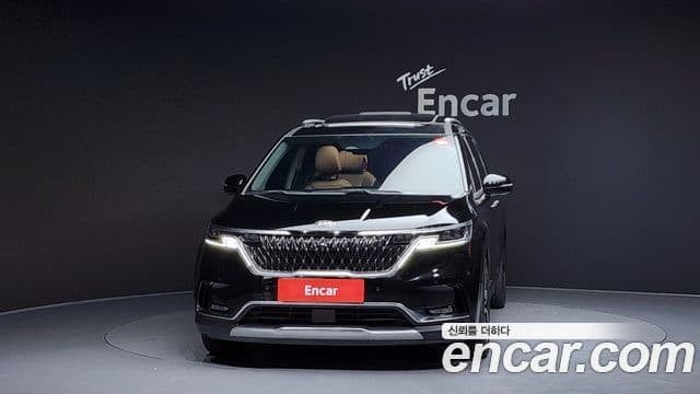 Kia Carnival 2021 — ფოტო 3/20