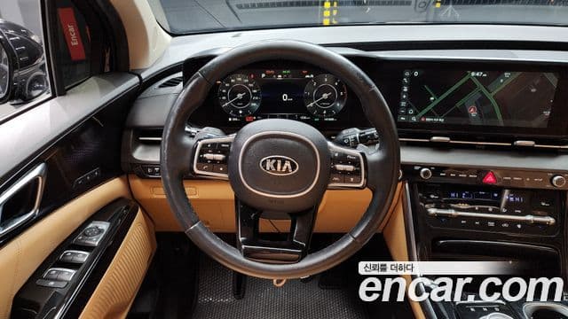 Kia Carnival 2021 — ფოტო 13/20