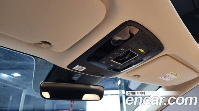 Kia Carnival 2021 — ფოტო 19/20
