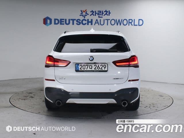 BMW X1 2022 — Photo 8/20