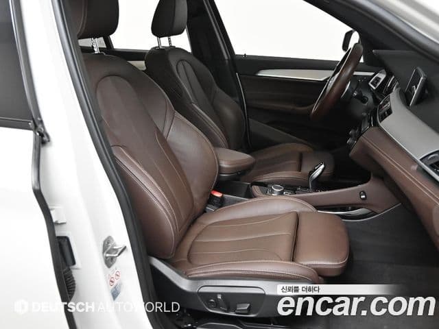 BMW X1 2022 — Photo 9/20