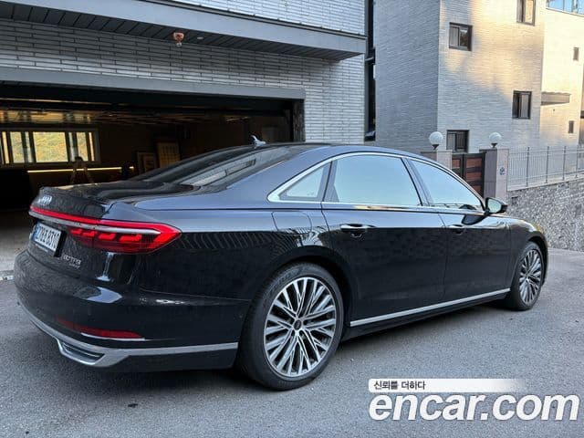 Audi A8 2021 — ფოტო 13/16