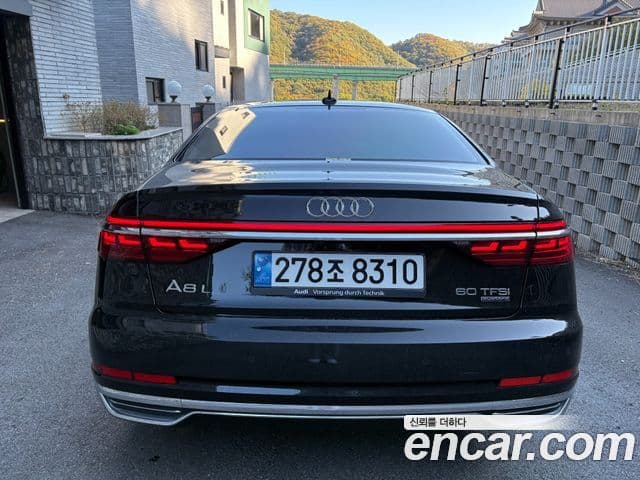 Audi A8 2021 — ფოტო 10/16