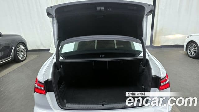 Audi A6 2023 — ფოტო 10/20