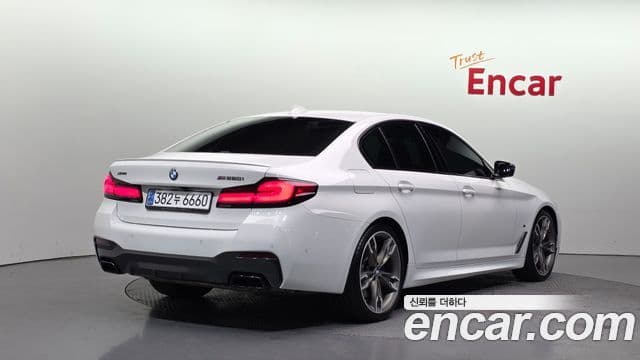 BMW 5 Series 2022 — Photo 19/20