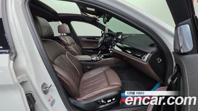 BMW 5 Series 2022 — Photo 8/20