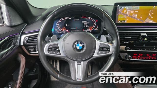 BMW 5 Series 2022 — Photo 2/20