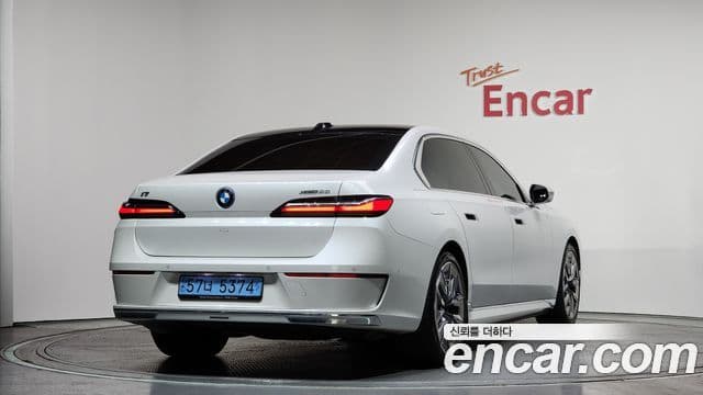 BMW i7 2023 — Photo 12/20