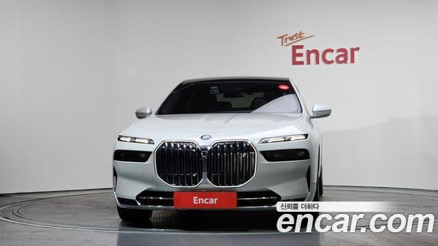 BMW i7 2023 — Photo 1/20