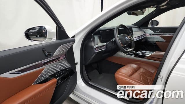 BMW i7 2023 — Photo 2/20