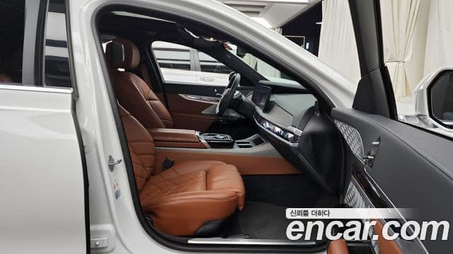 BMW i7 2023 — Photo 17/20