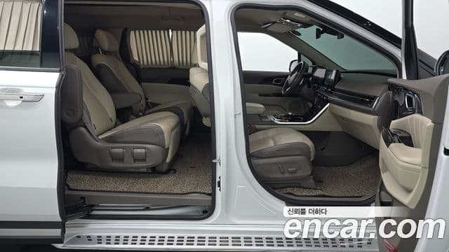 Kia Carnival 2022 — ფოტო 11/20