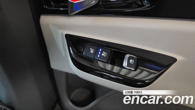 Kia Carnival 2022 — фото 18 из 20