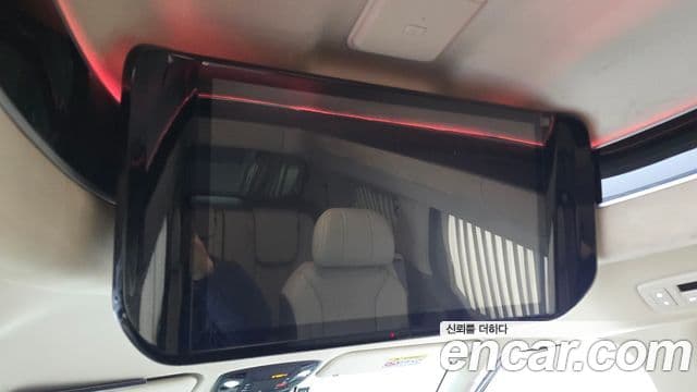 Kia Carnival 2022 — ფოტო 19/20