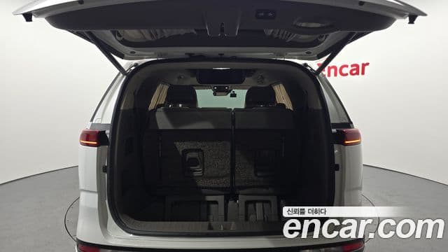 Kia Carnival 2022 — ფოტო 20/20