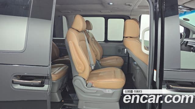 Hyundai Staria 2021 — фото 12 из 20