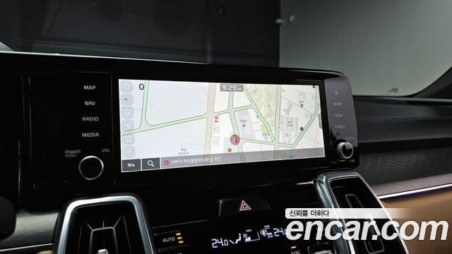 Kia Sorento 2021 — ფოტო 14/20