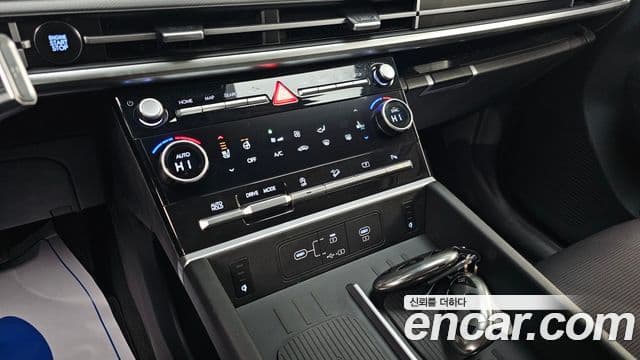 Hyundai Santa Fe 2023 — Фото 17/20