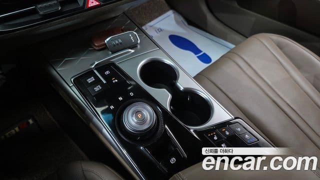 Kia K8 2021 — Şəkil 9/20