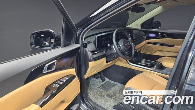 Kia Carnival 2022 — ფოტო 7/20