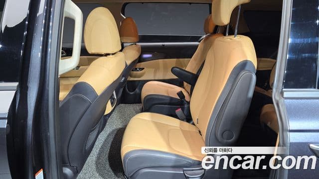 Kia Carnival 2022 — ფოტო 12/20