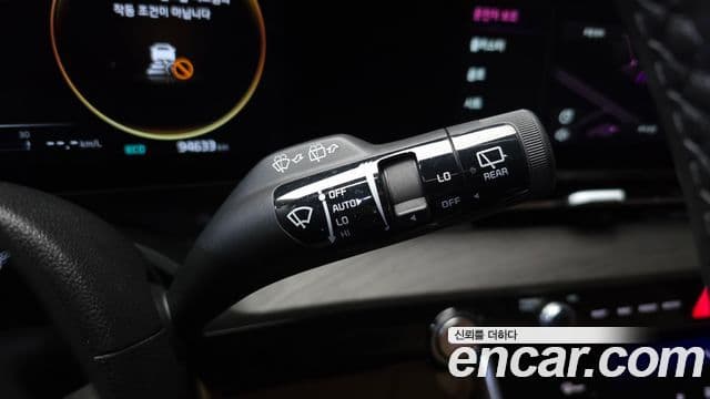Kia Carnival 2022 — ფოტო 19/20
