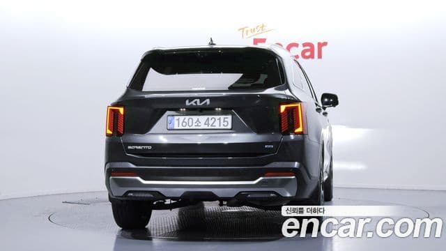 Kia Sorento 2023 — ფოტო 3/20