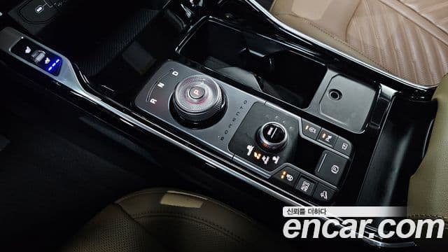 Kia Sorento 2023 — ფოტო 7/20