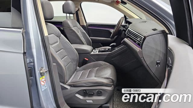 Volkswagen Touareg 2020 — ფოტო 10/20