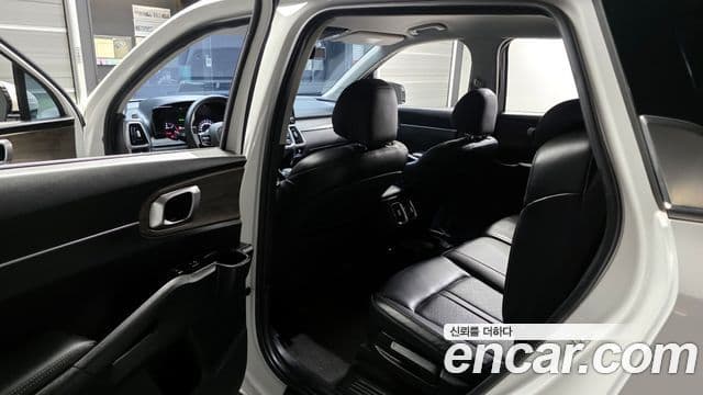 Kia Sorento 2021 — ფოტო 11/20