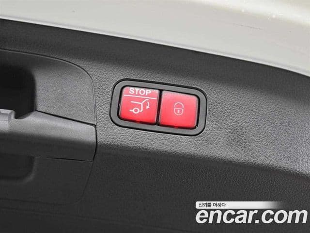 Mercedes-Benz GLE-Class 2025 — ფოტო 19/20