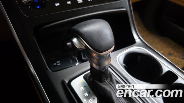 Kia Carnival 2022 — ფოტო 9/20