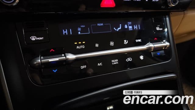 Kia Carnival 2022 — ფოტო 15/20