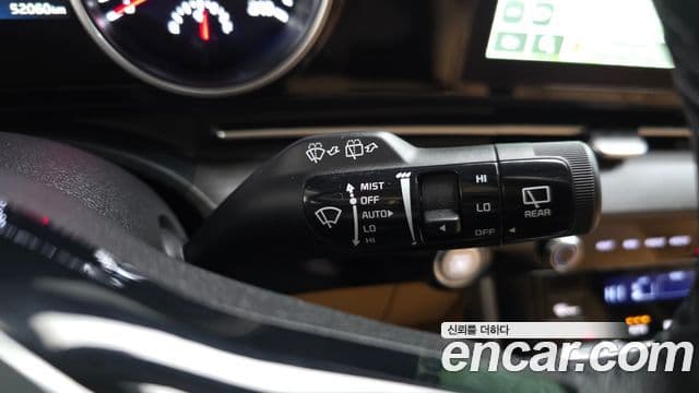 Kia Carnival 2022 — ფოტო 16/20