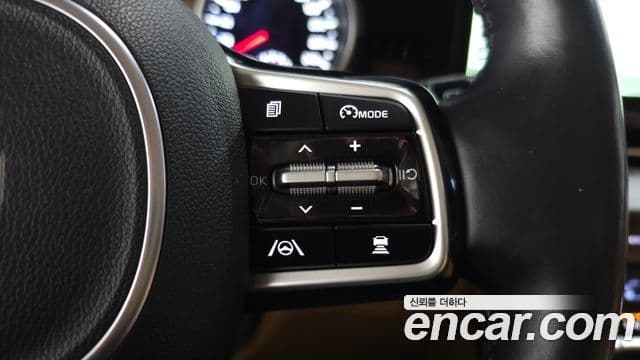 Kia Carnival 2022 — ფოტო 17/20