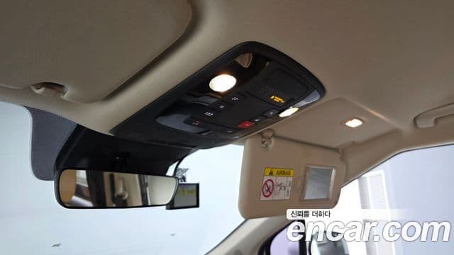 Kia Carnival 2022 — ფოტო 19/20