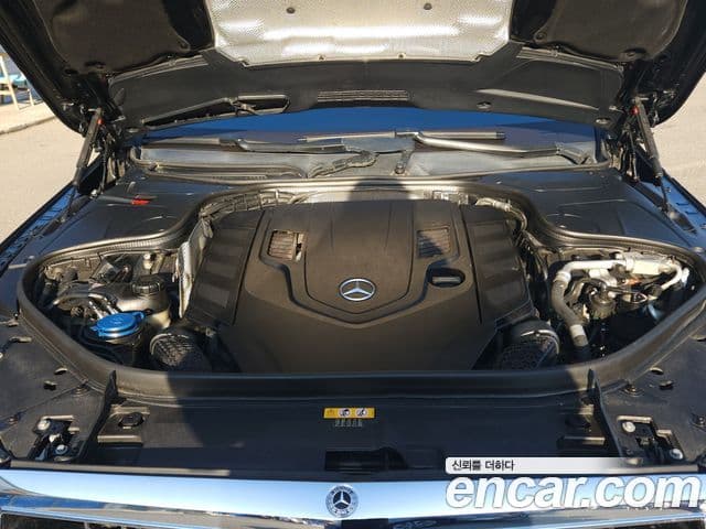 Mercedes-Benz S-Class 2019 — Photo 12/20