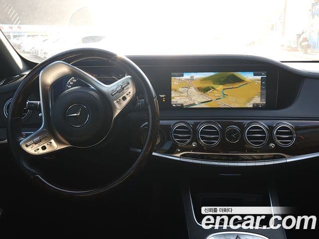 Mercedes-Benz S-Class 2019 — Photo 7/20