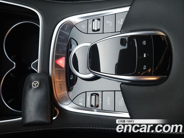 Mercedes-Benz S-Class 2019 — Photo 2/20
