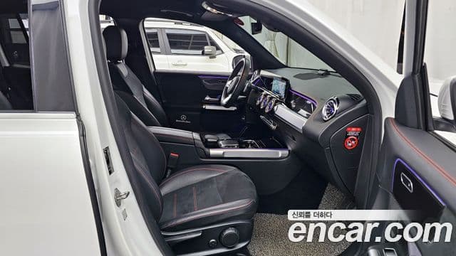Mercedes-Benz GLB-Class 2022 — Şəkil 11/20