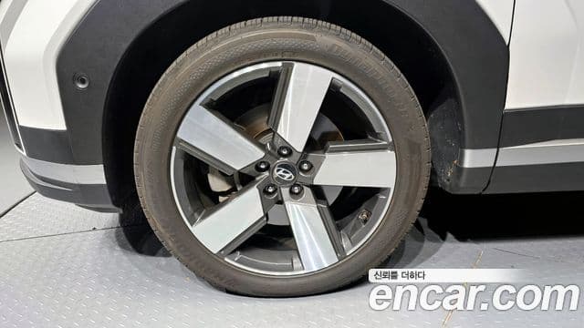 Hyundai Santa Fe 2023 — ფოტო 5/20