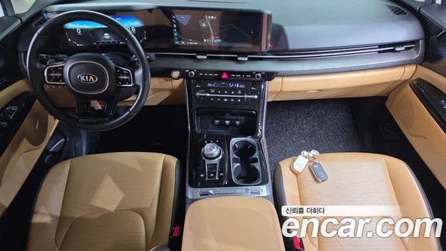 Kia Carnival 2021 — фото 7 из 20